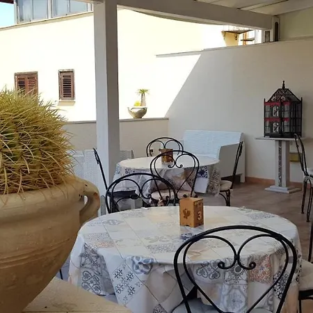 לינה וארוחת בוקר Mariposa 3*