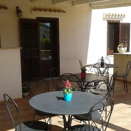 לינה וארוחת בוקר Mariposa 3*