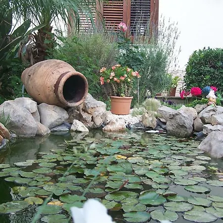 לינה וארוחת בוקר Mariposa 3*